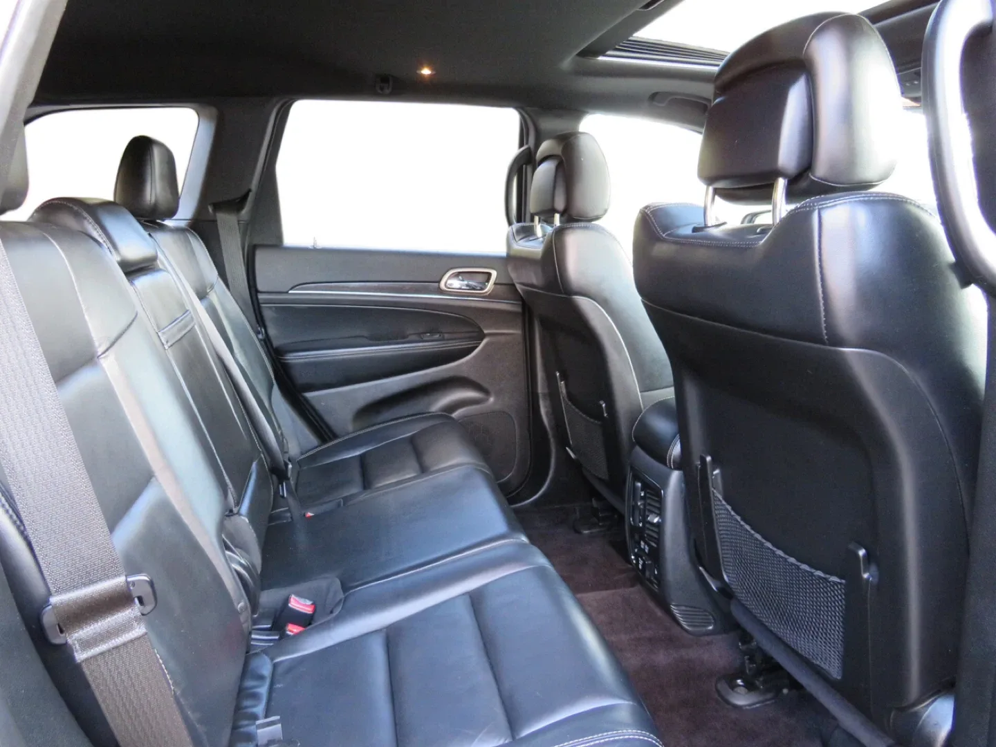 2017 Black Jeep Grand Cherokee Limited 4x4 image indicator(8)