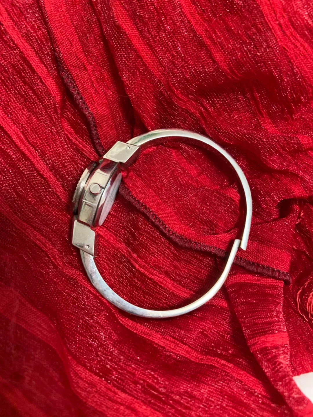 Vintage Epex Quartz Floral Watch image indicator(2)