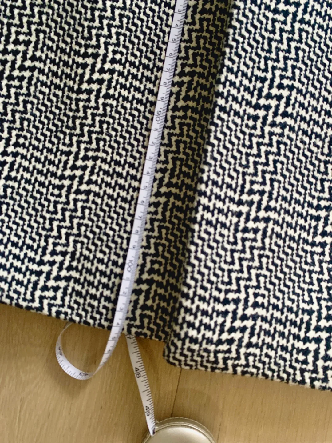 Classic Black & White Herringbone Coat - Size S image indicator(6)