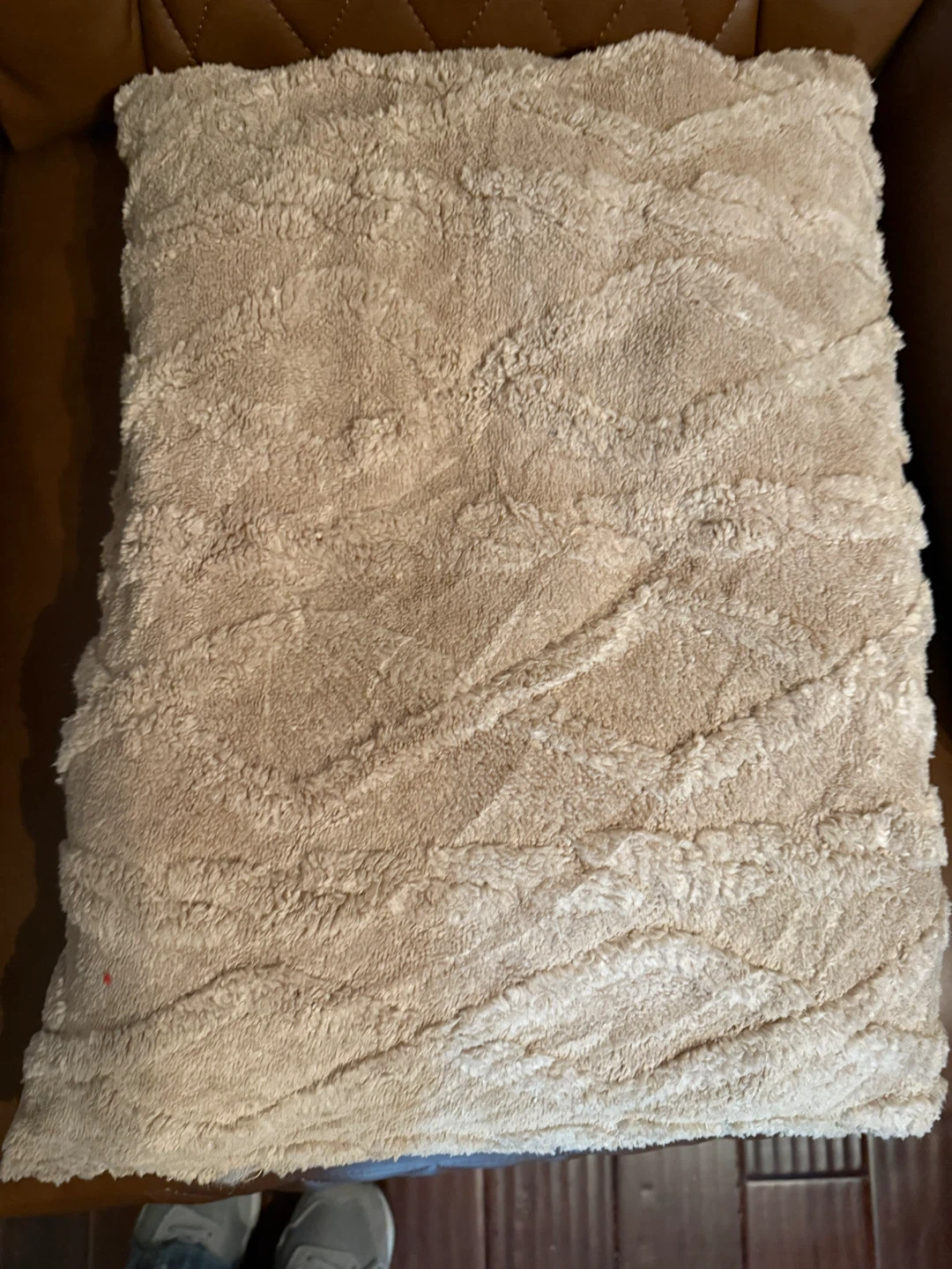 Fuzzy Gray Dog Bed with Pillow - photo 5