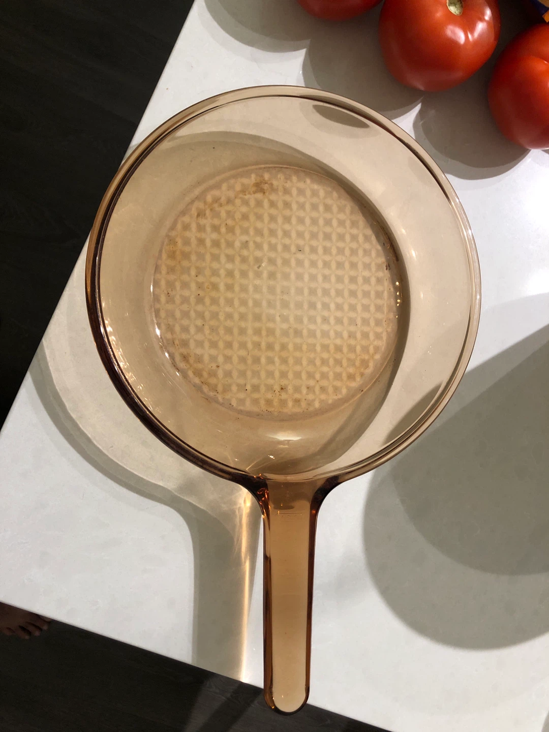 Round baking pan with handle