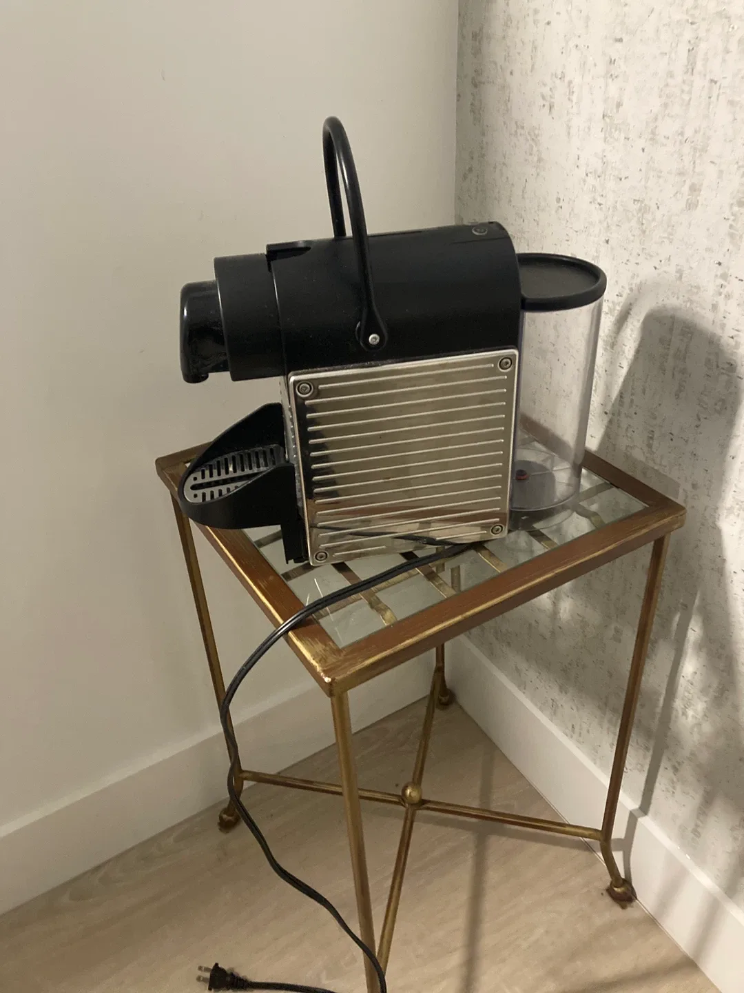 Nespresso Essenza Mini Coffee Maker - Black image indicator(2)