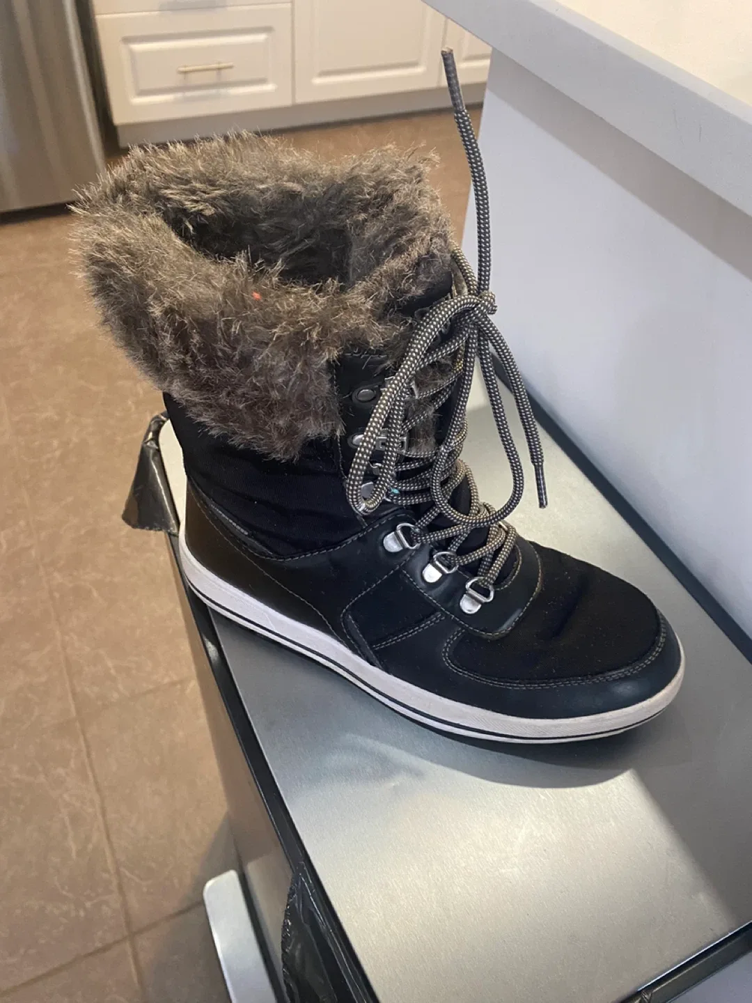 Cougar Black Winter Boots, Size 8 image indicator(3)