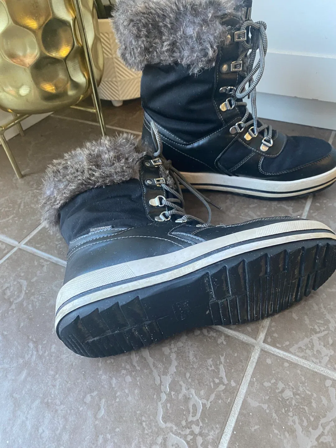 Cougar Black Winter Boots, Size 8