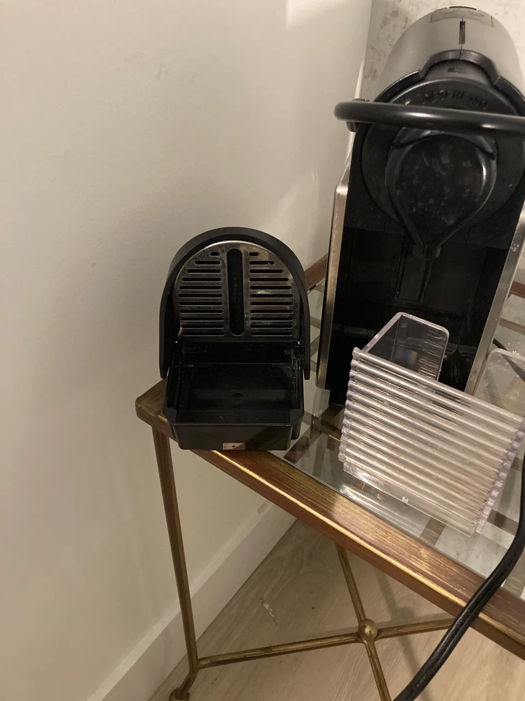 Nespresso Essenza Mini Coffee Maker - Black image indicator(8)