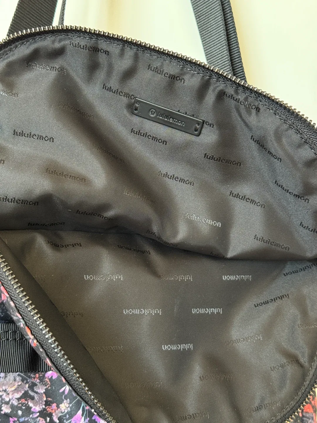 Lululemon Festival Bag 5L Floral image indicator(4)