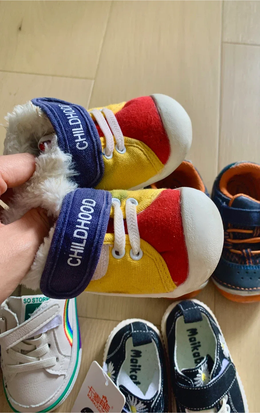 5 Baby Shoes - 3 New and 2 used image indicator(9)