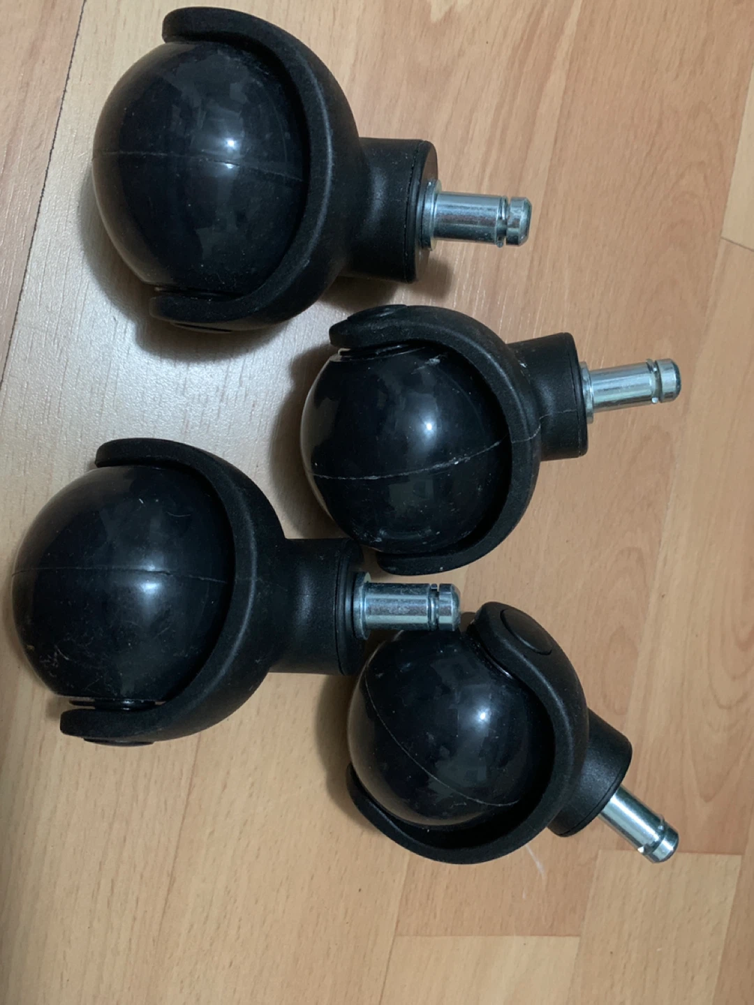Set of 4 Black Ball Casters - photo 2