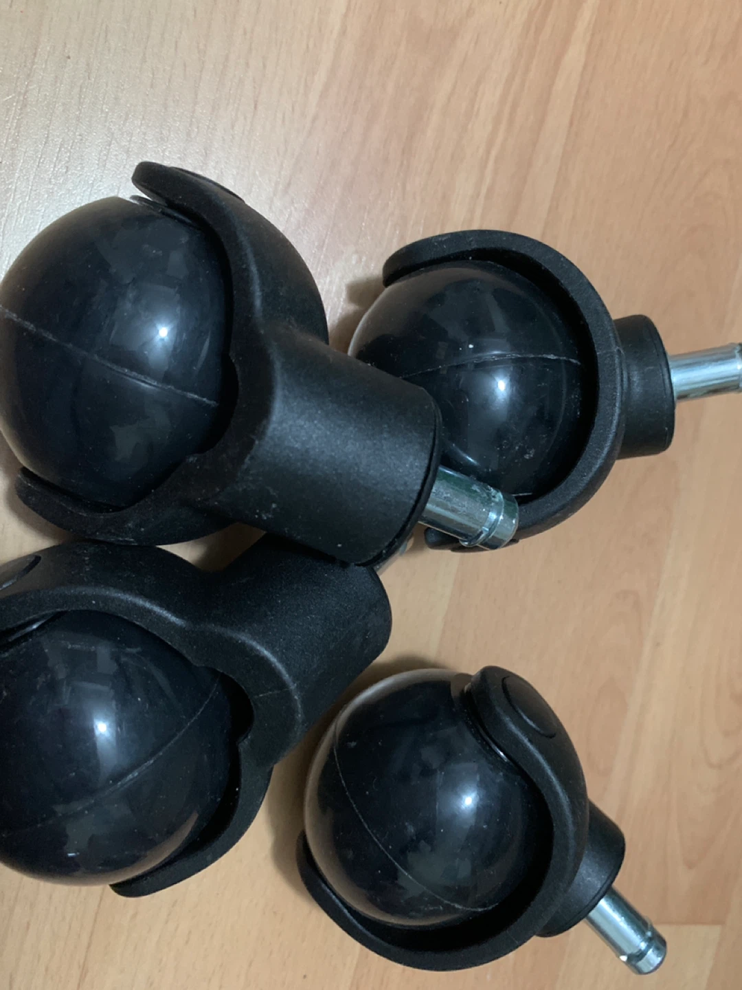 Set of 4 Black Ball Casters - photo 3