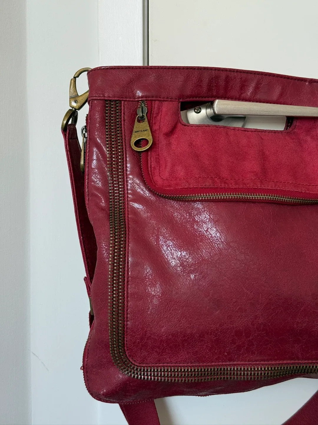 Matt & Nat Red Vegan Leather Bag image indicator(3)