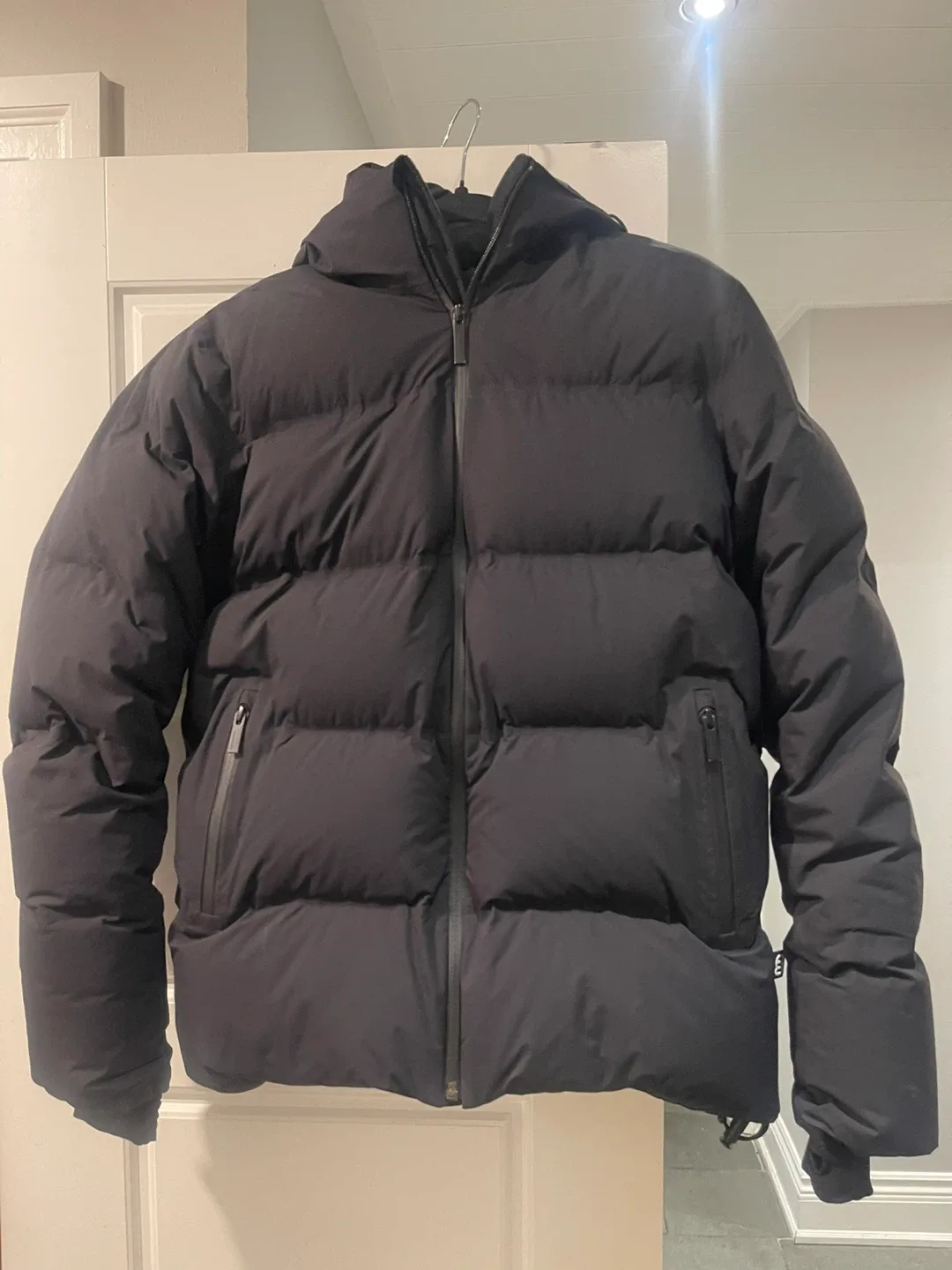 Aritzia Super Puff Men's Jacket - Size xs image indicator(4)