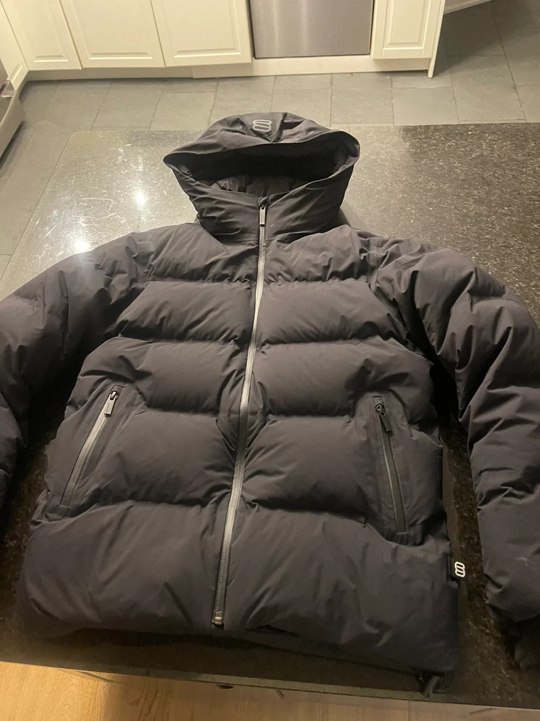 Aritzia Super Puff Men's Jacket - Size xs image indicator(5)