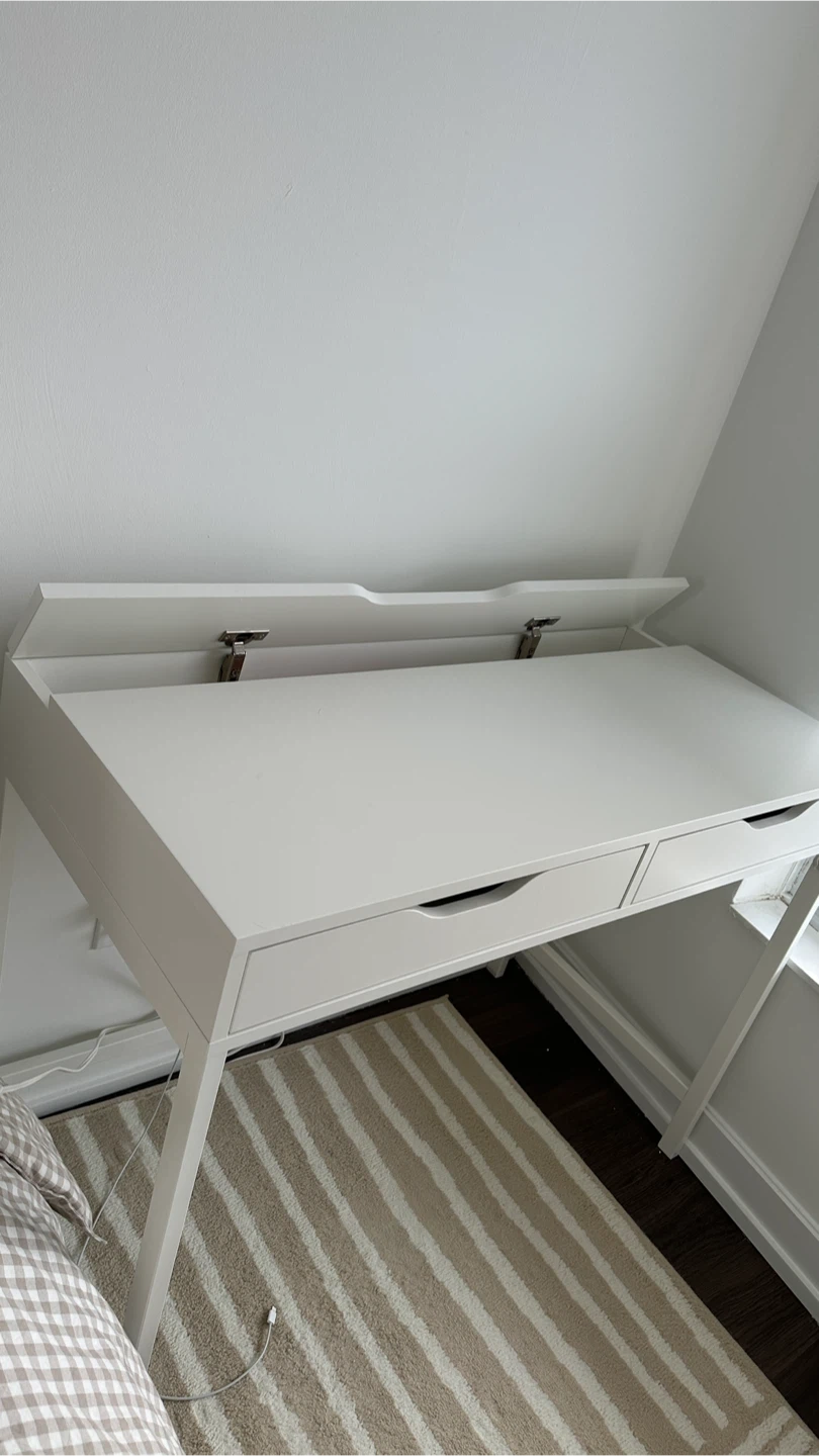 IKEA Micke White Desk - photo 4