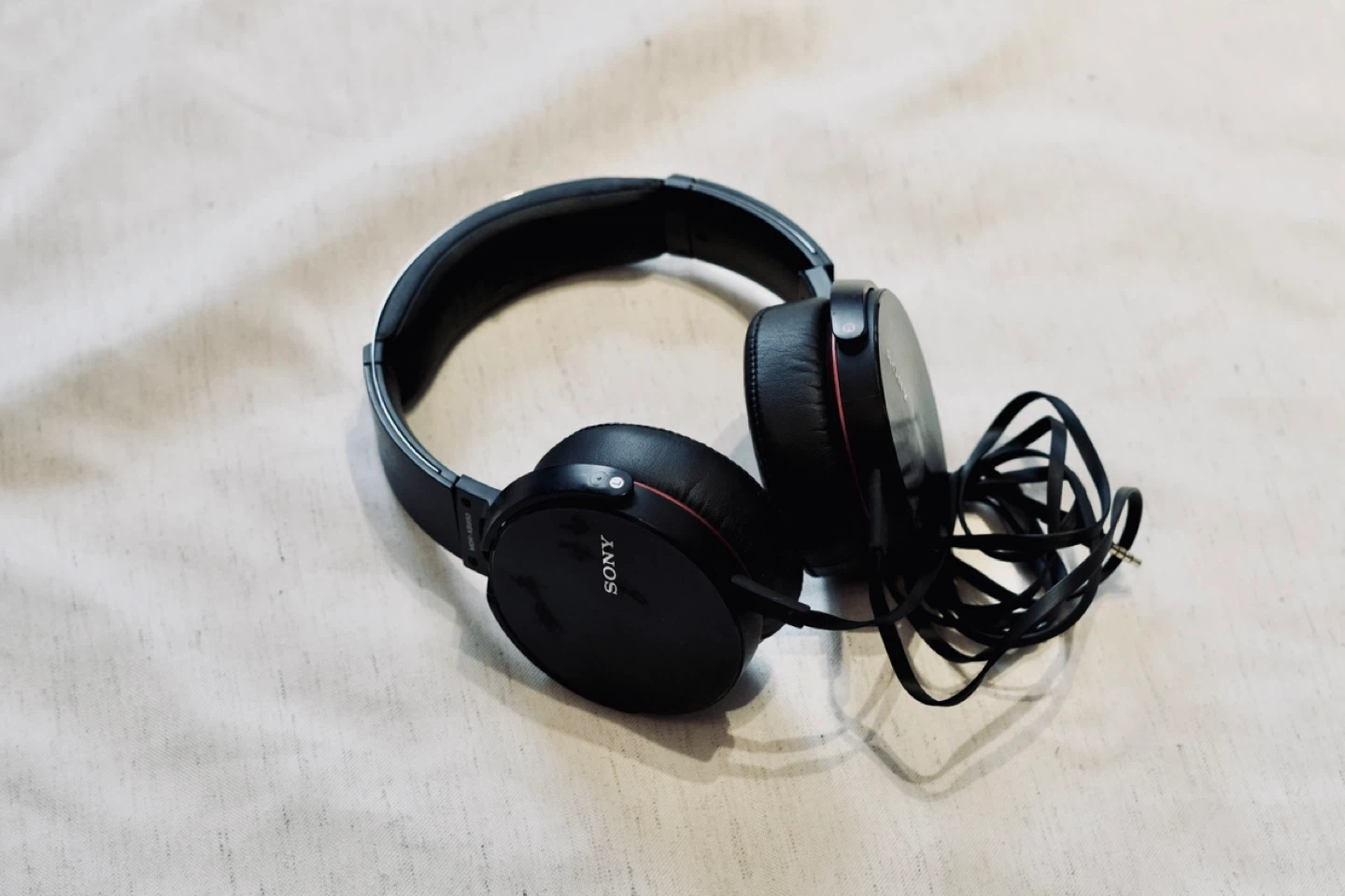 Sony MDR-XB950 Power Extra Bass Headphones - photo 2