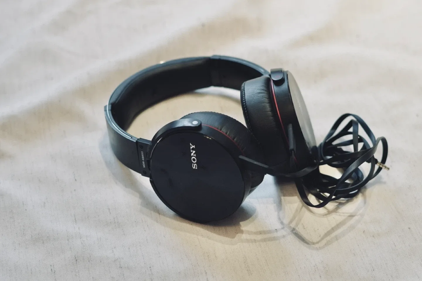 Sony MDR-XB950 Power Extra Bass Headphones image indicator(6)