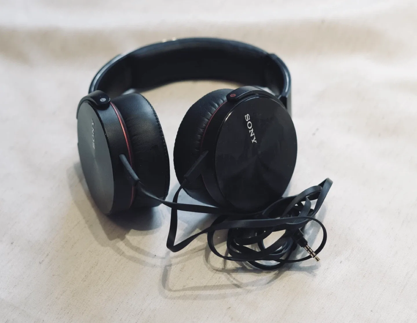 Sony MDR-XB950 Power Extra Bass Headphones image indicator(7)