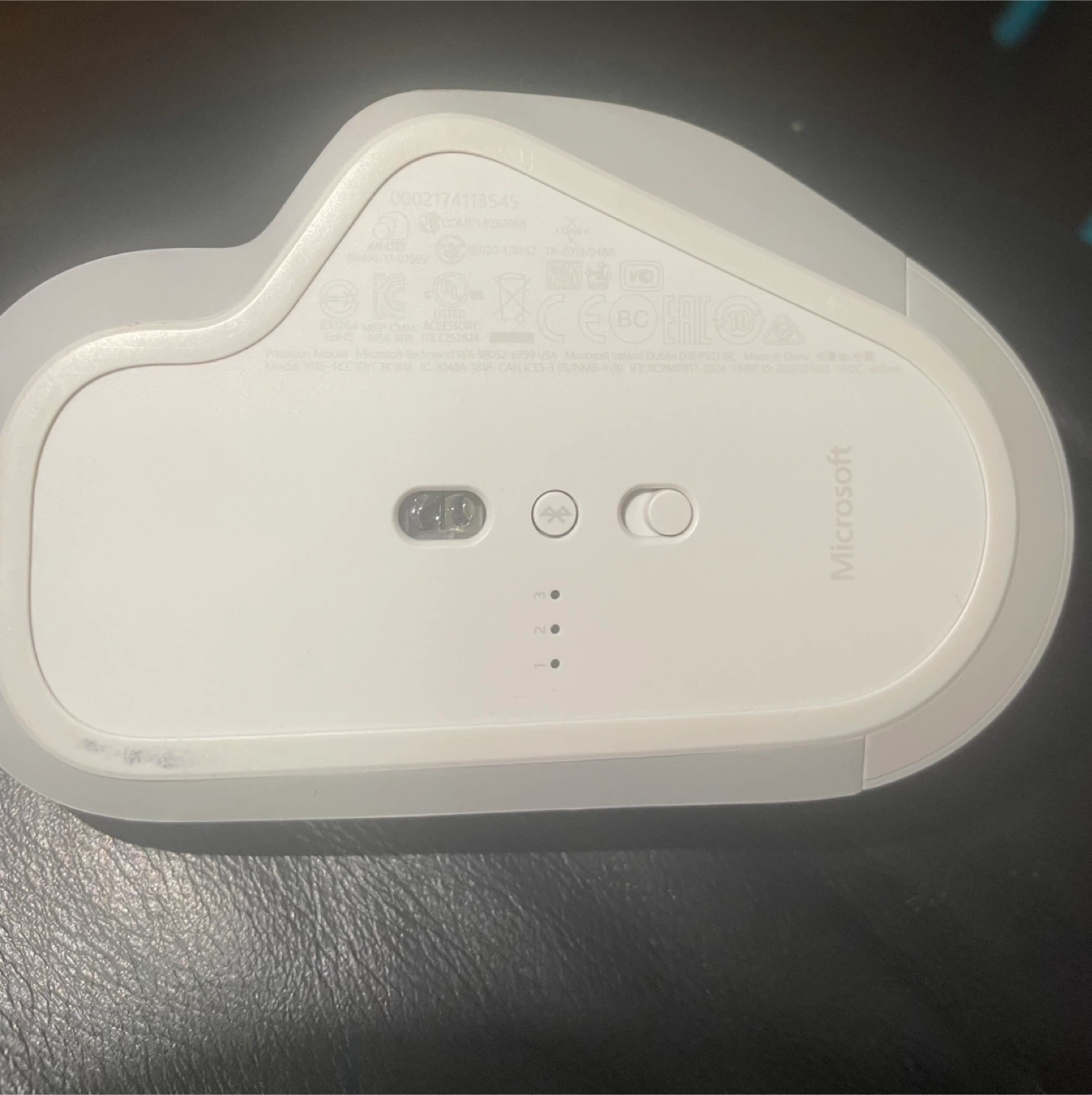 Microsoft Ergonomic Mouse - White - photo 3