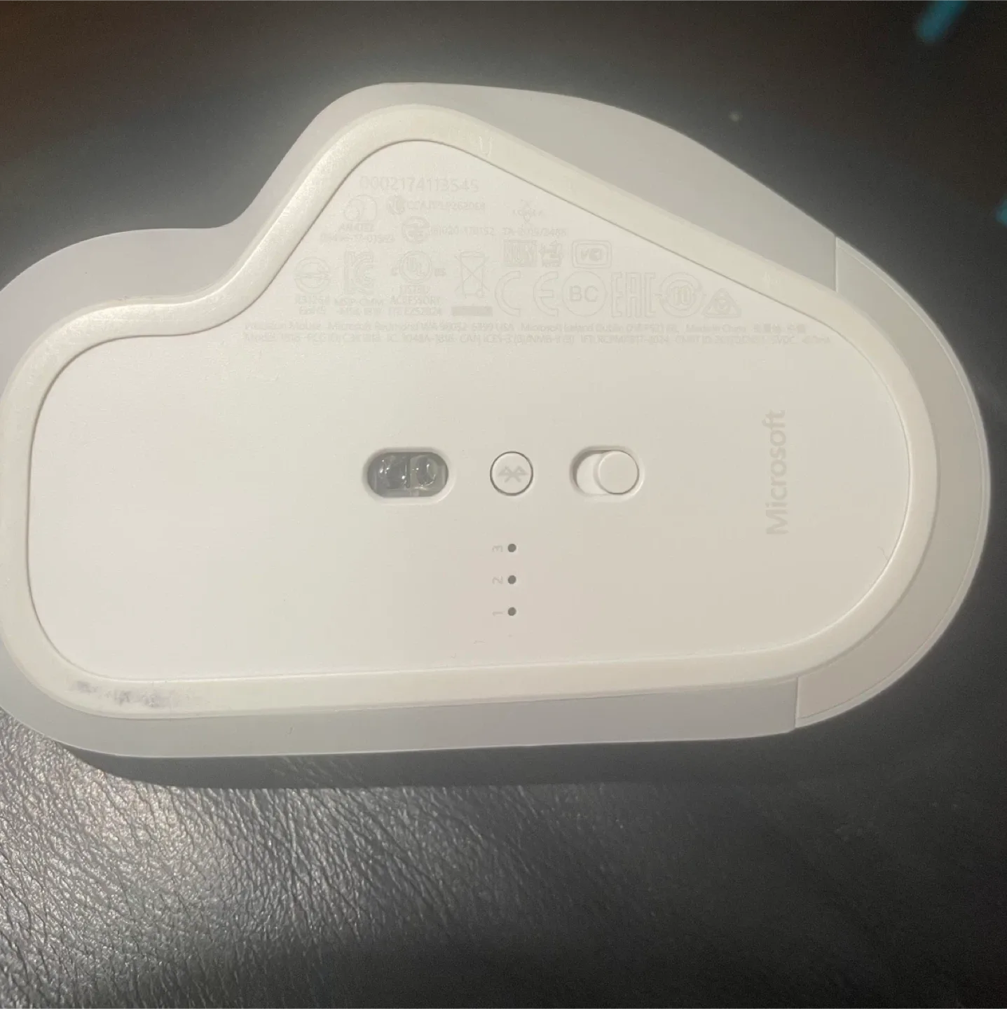 Microsoft Ergonomic Mouse - White image indicator(3)