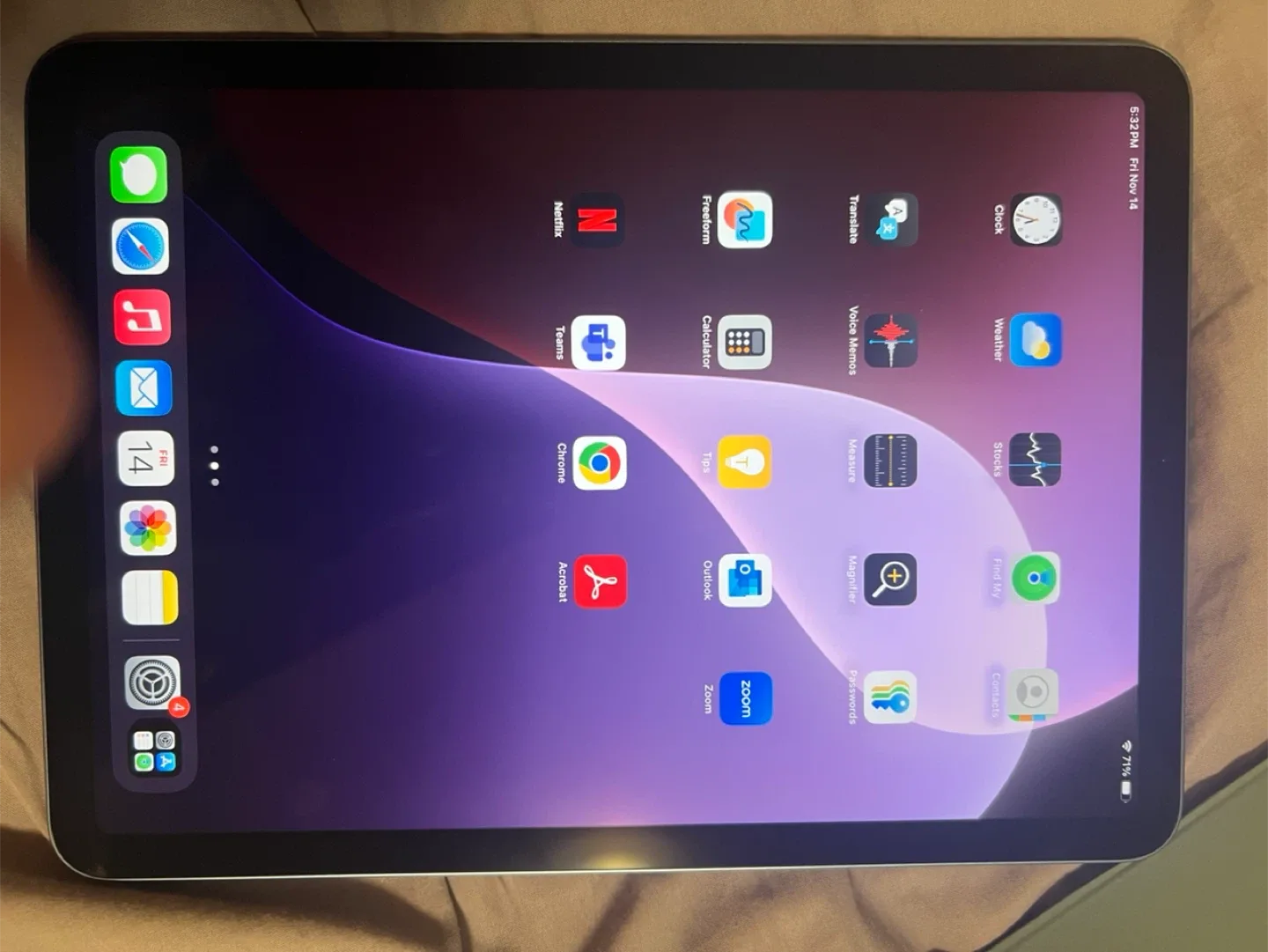 Apple iPad Air 5th gen image indicator(2)