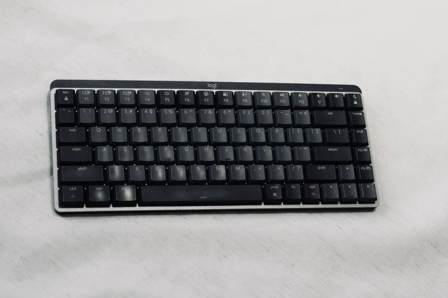 Logitech MX Mechanical Wireless Keyboard Backlit Keys image indicator(5)