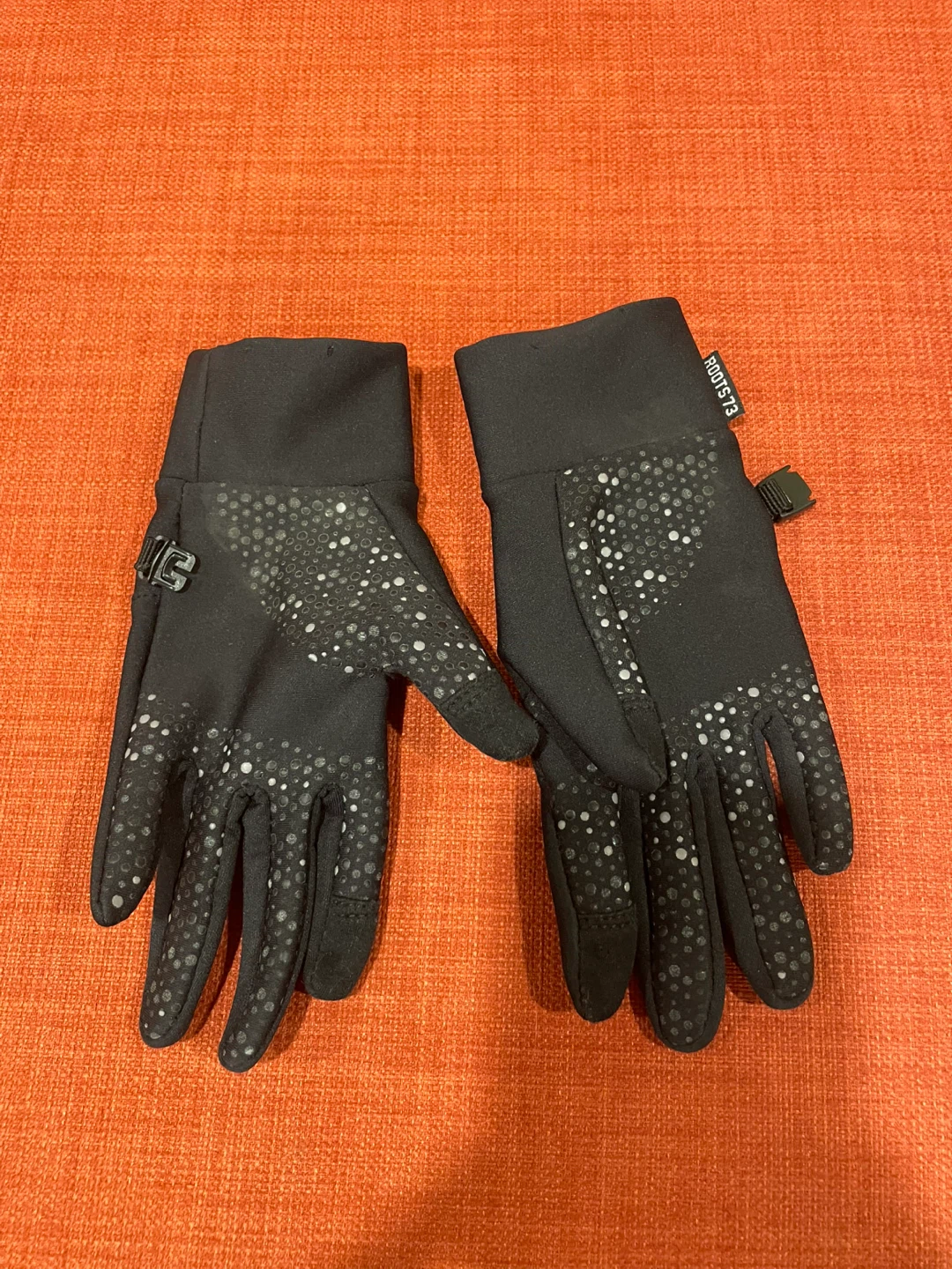 Roots73 Black Gloves - Size S/P