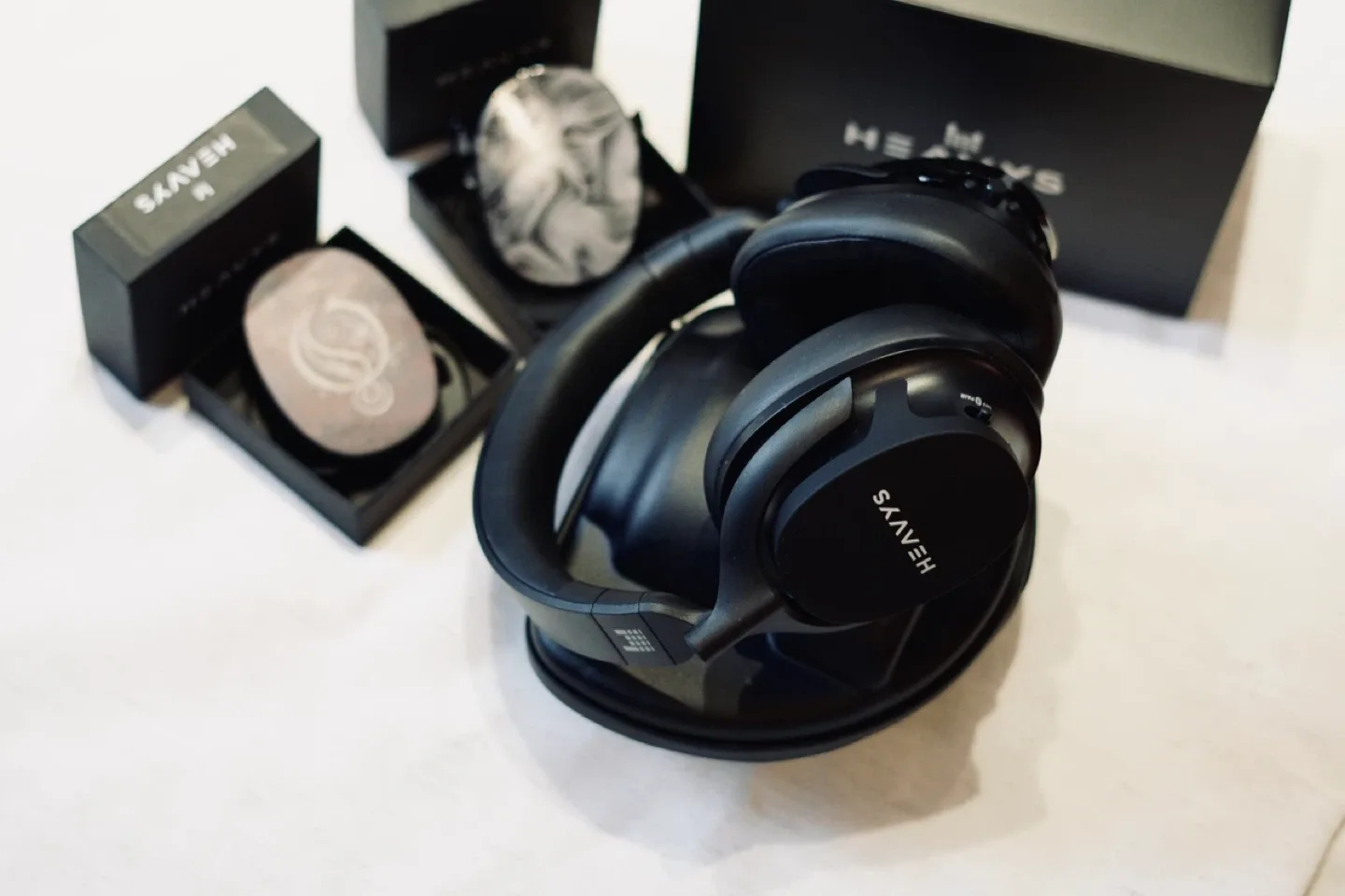 HEAVYS H1H metal headphone - specialized 4 drivers headphone. image indicator(2)