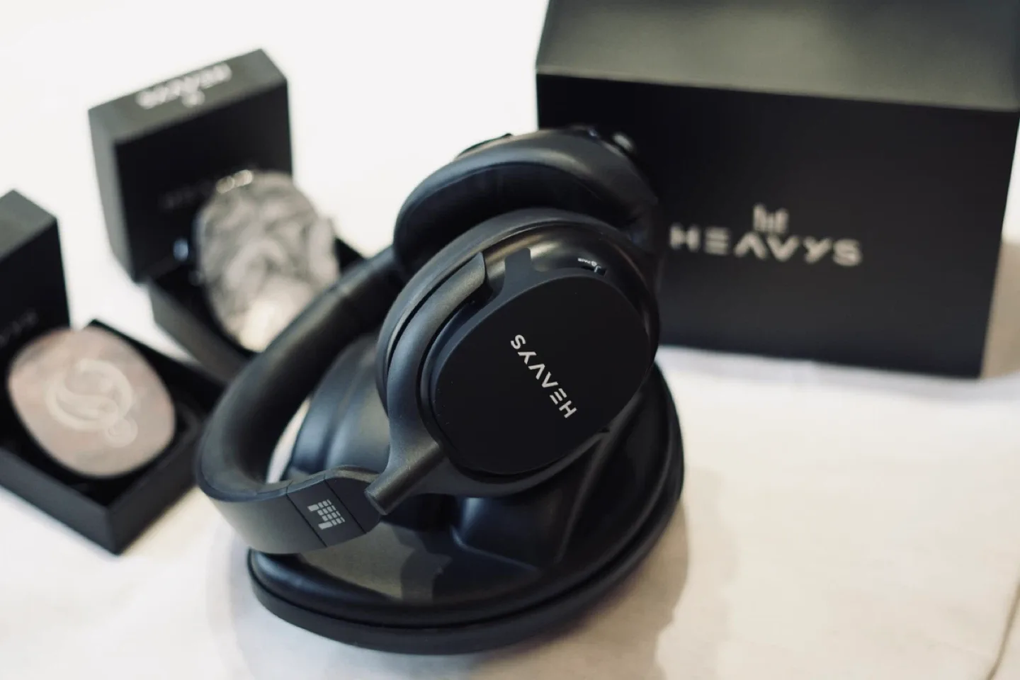 HEAVYS H1H metal headphone - specialized 4 drivers headphone. image indicator(7)