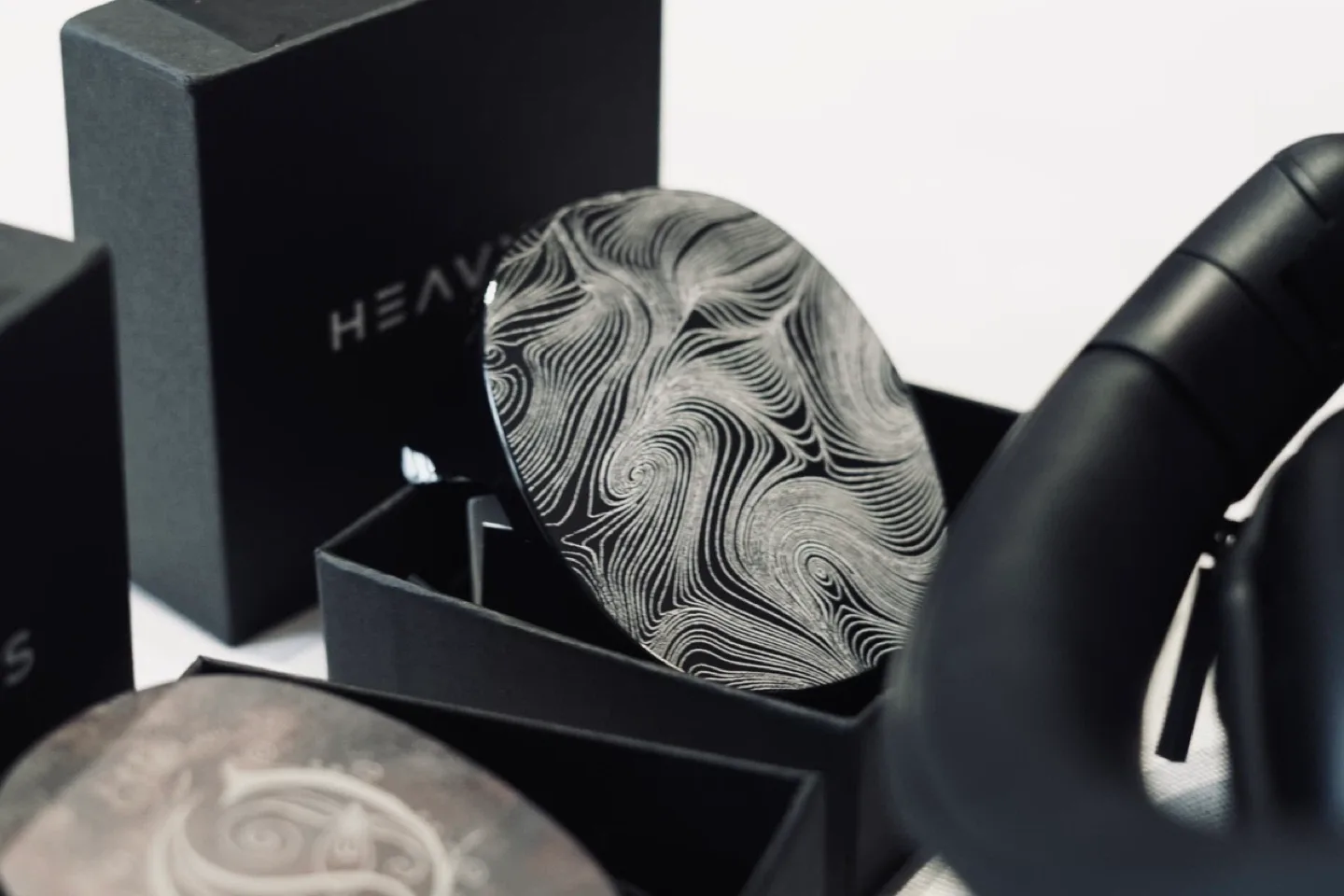 HEAVYS H1H metal headphone - specialized 4 drivers headphone. image indicator(8)