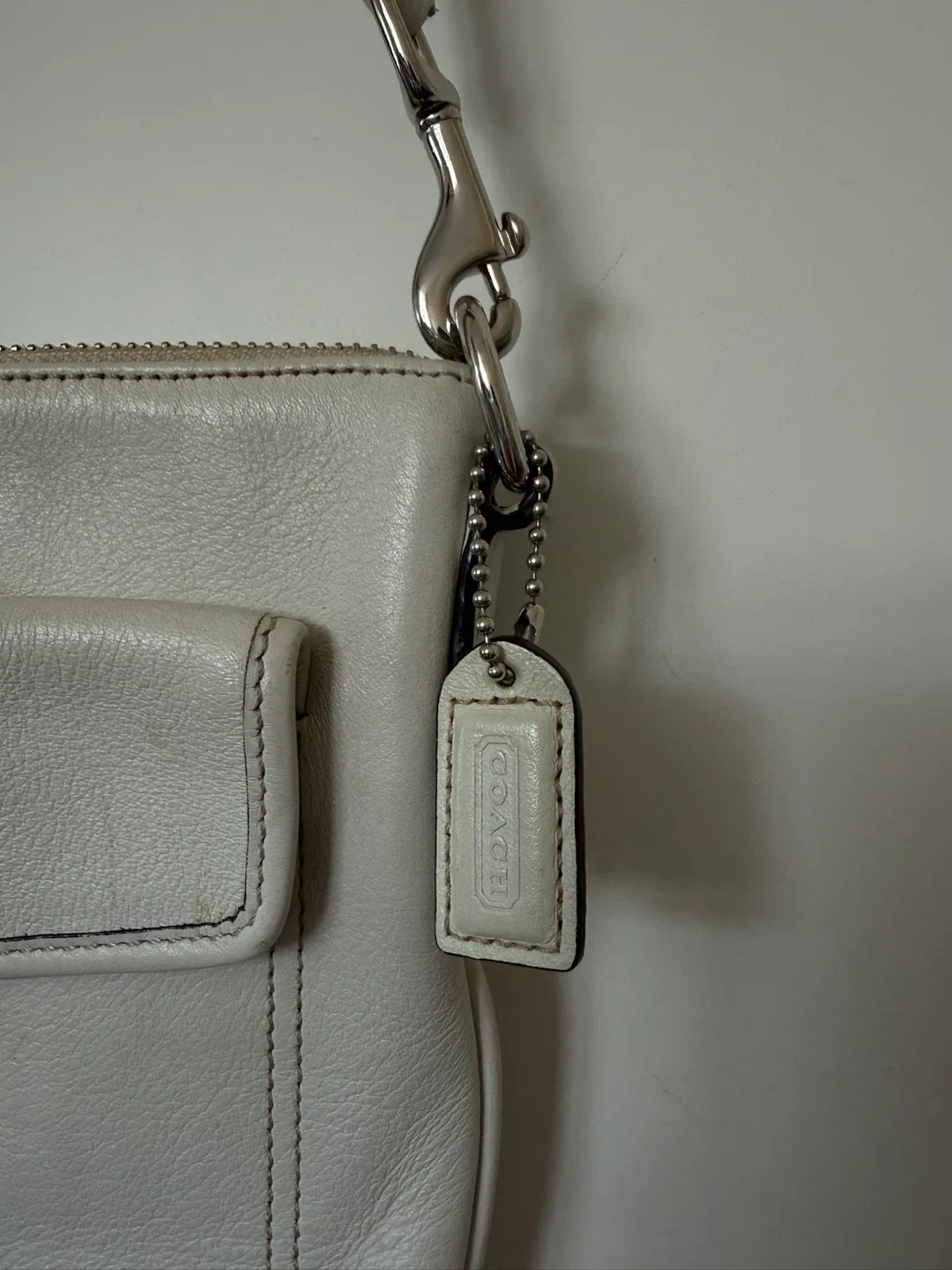 Coach White Leather Crossbody Bag image indicator(2)