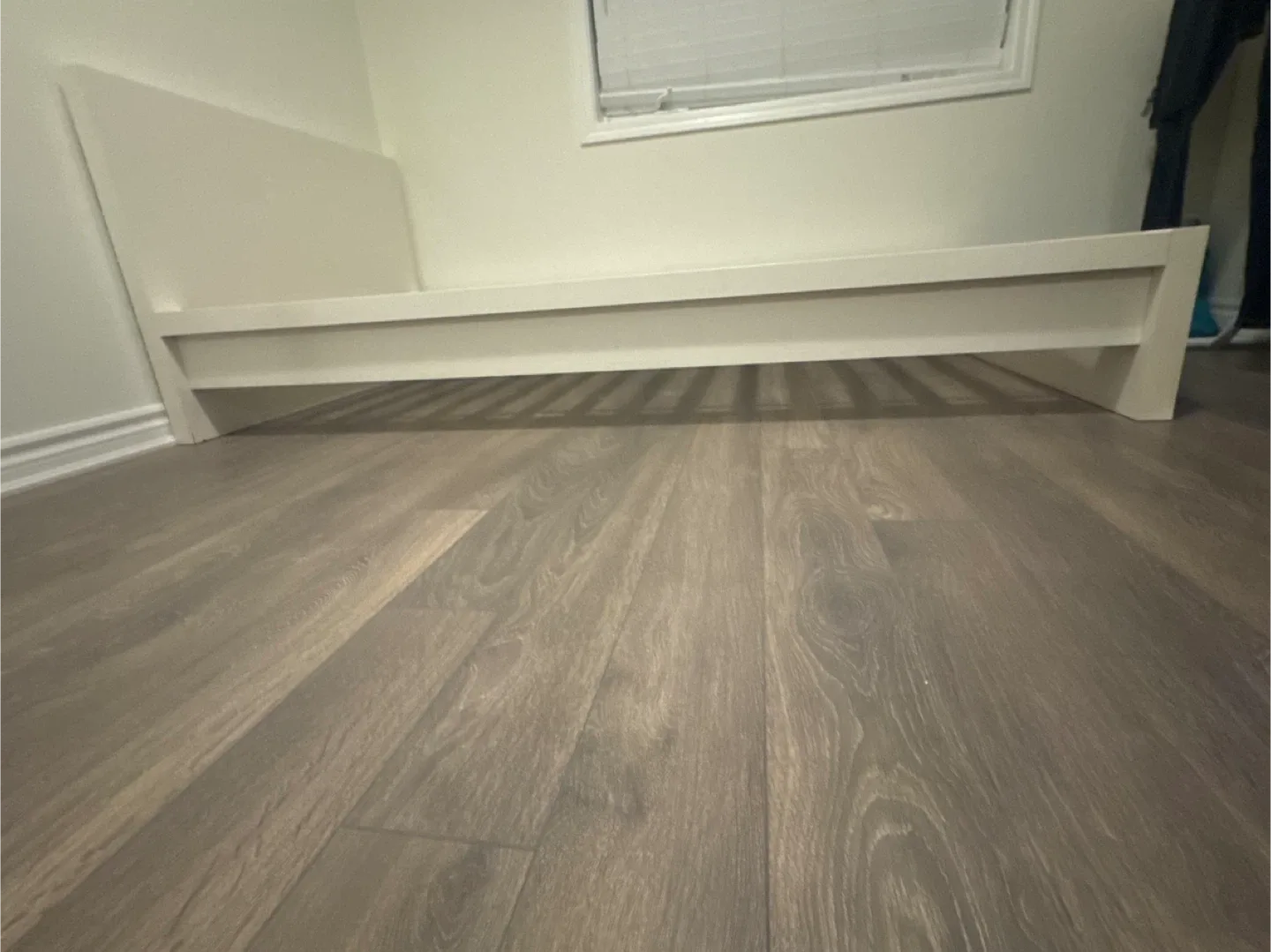 Ikea Hemnes Daybed Frame - White good condition image indicator(3)