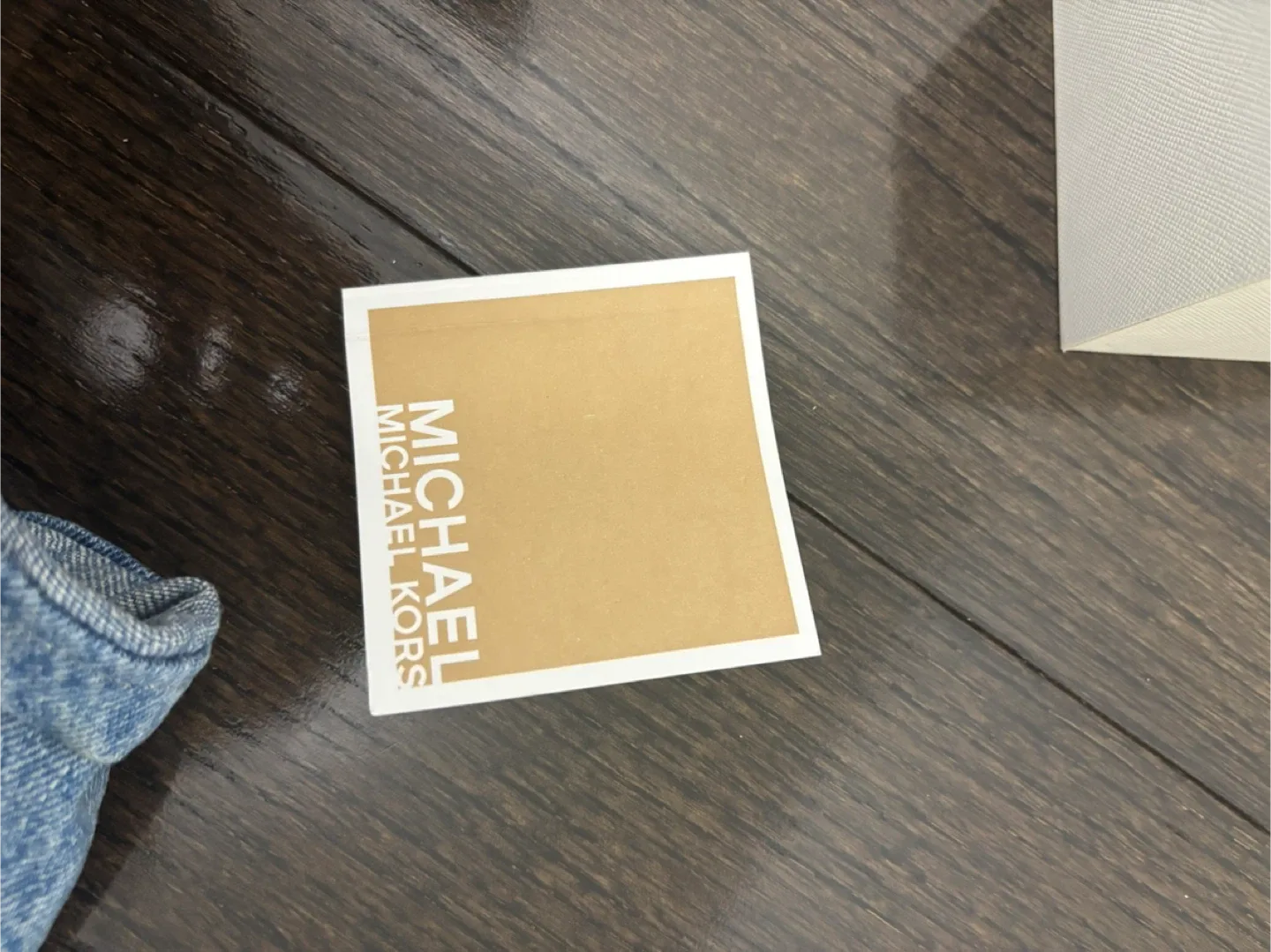 Michael Kors Gold & White Watch image indicator(5)