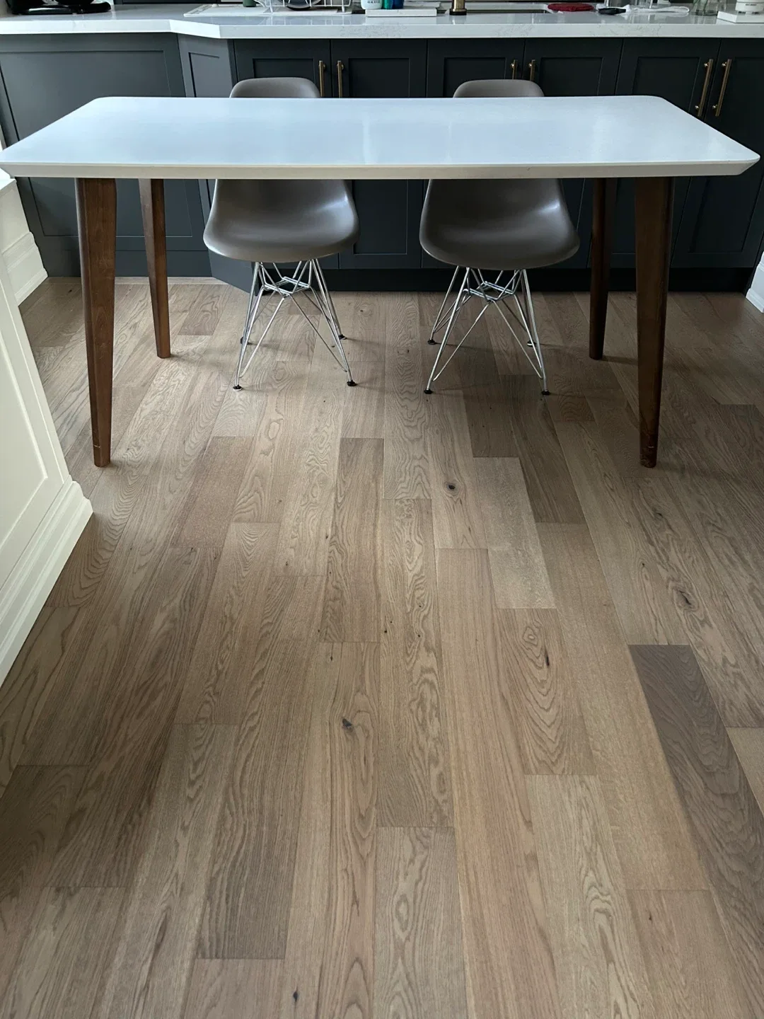 Structube Mid Century Modern Wood Dining Table image indicator(2)