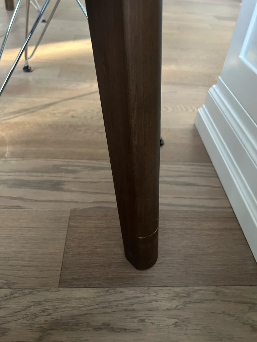 Structube Mid Century Modern Wood Dining Table image indicator(5)