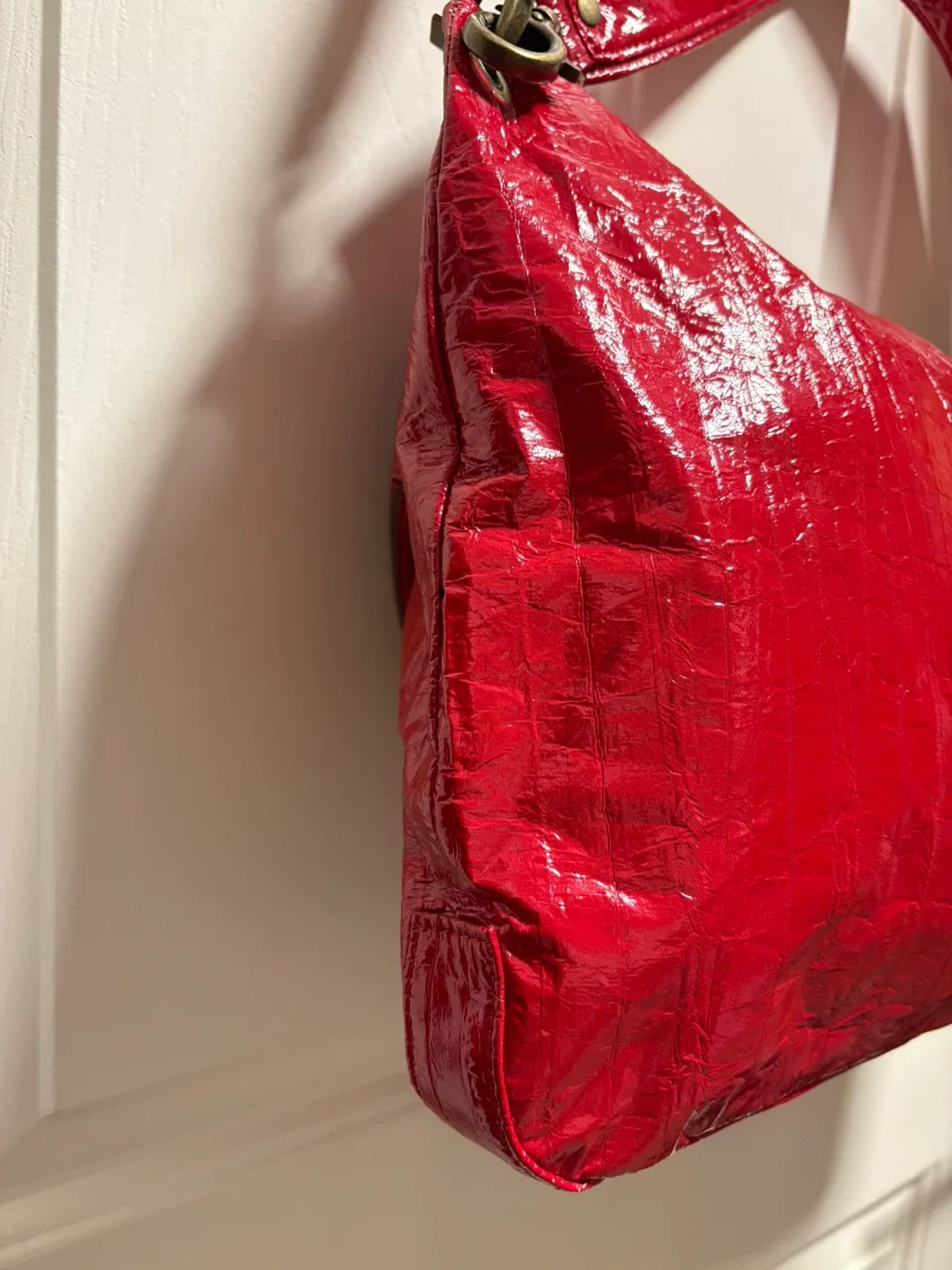 Matt & Nat Red Satchel Bag image indicator(5)