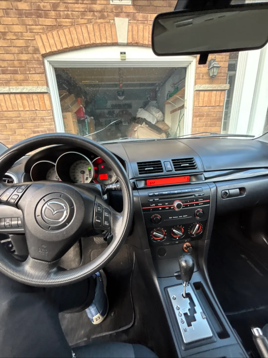 Mazda 3 Sedan - Grey image indicator(7)