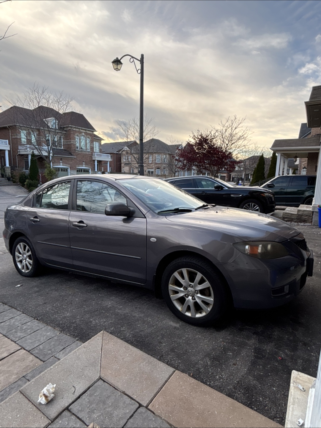 Mazda 3 Sedan - Grey