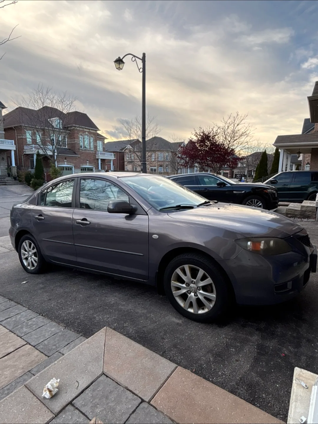 Mazda 3 Sedan - Grey image indicator(9)