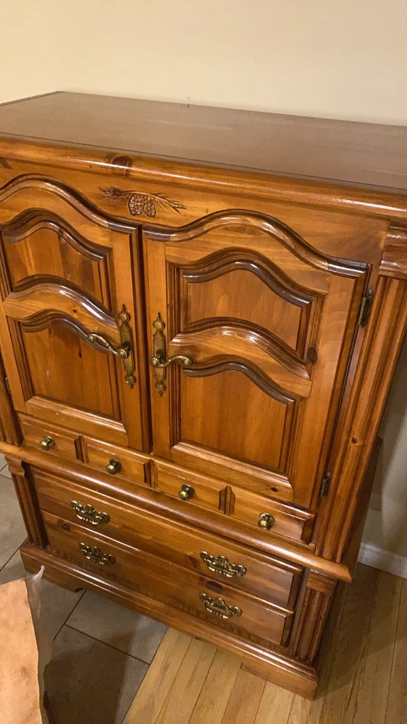 Vintage Solid Wood Daveluyville Tallboy Dresser (CAN DELIVER) image indicator(7)