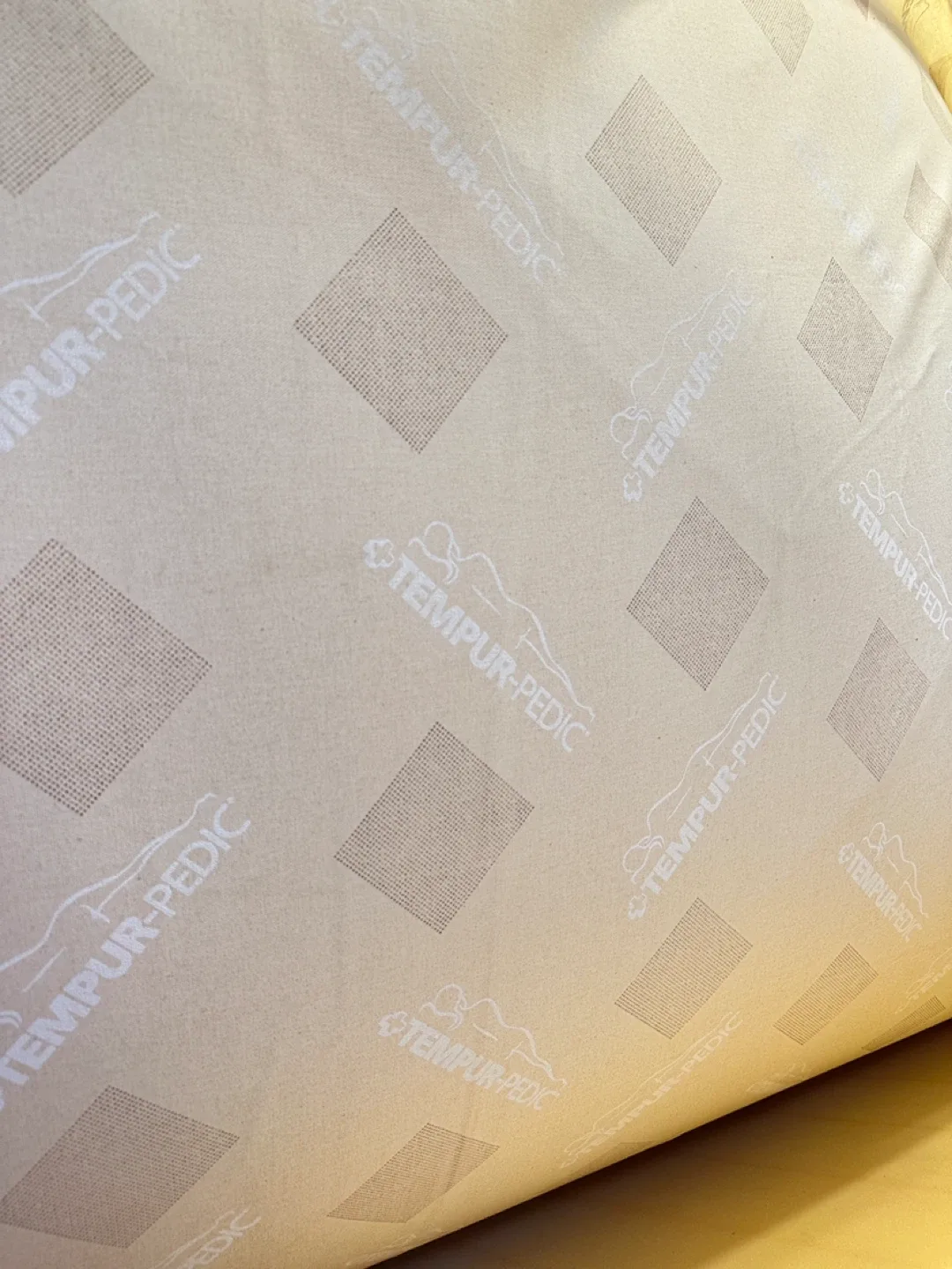 Tempur-Pedic Rhapsody Breeze King Size Mattress (CAN DELIVER) image indicator(5)