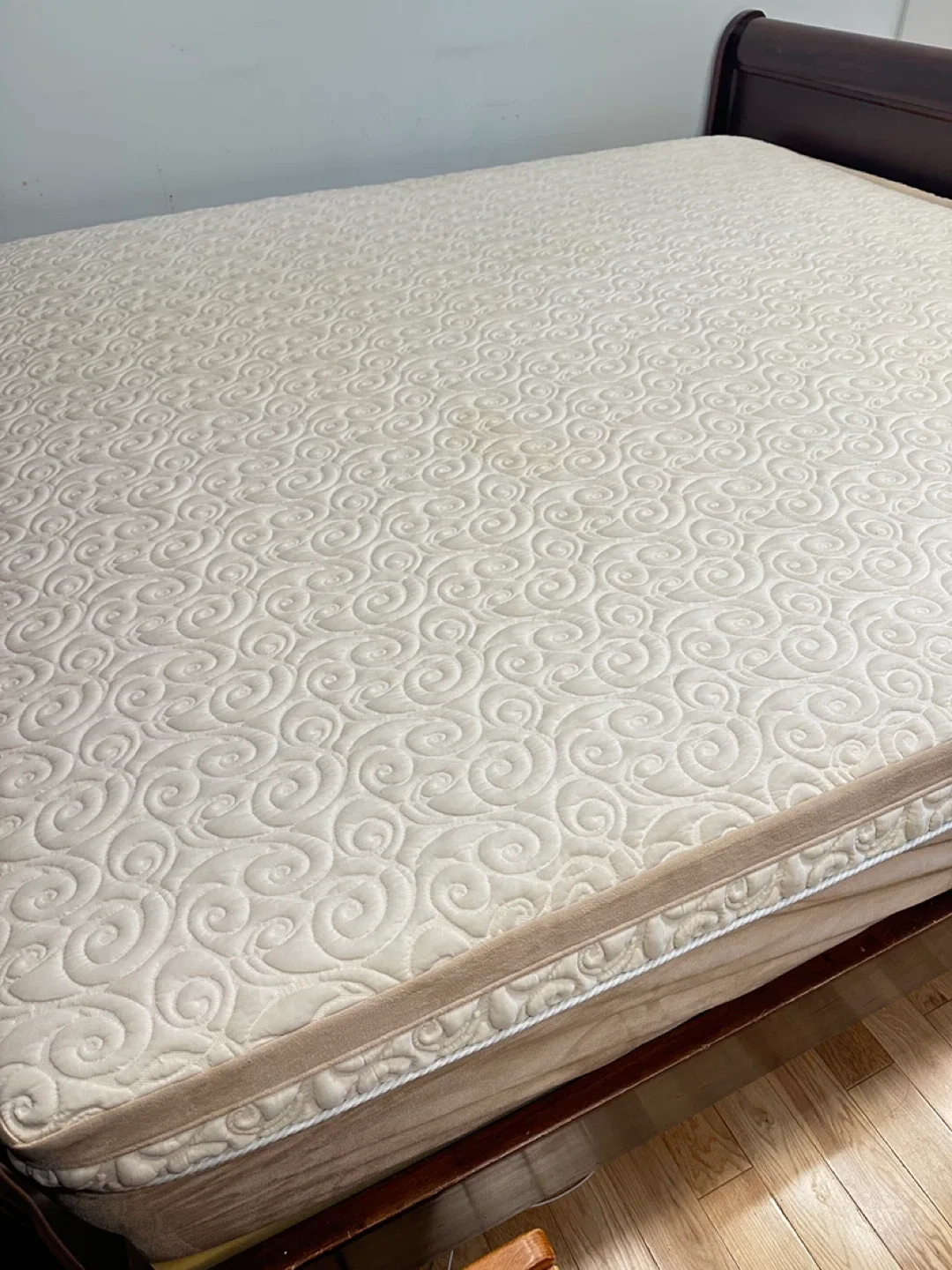 Tempur-Pedic Rhapsody Breeze King Size Mattress (CAN DELIVER) image indicator(4)