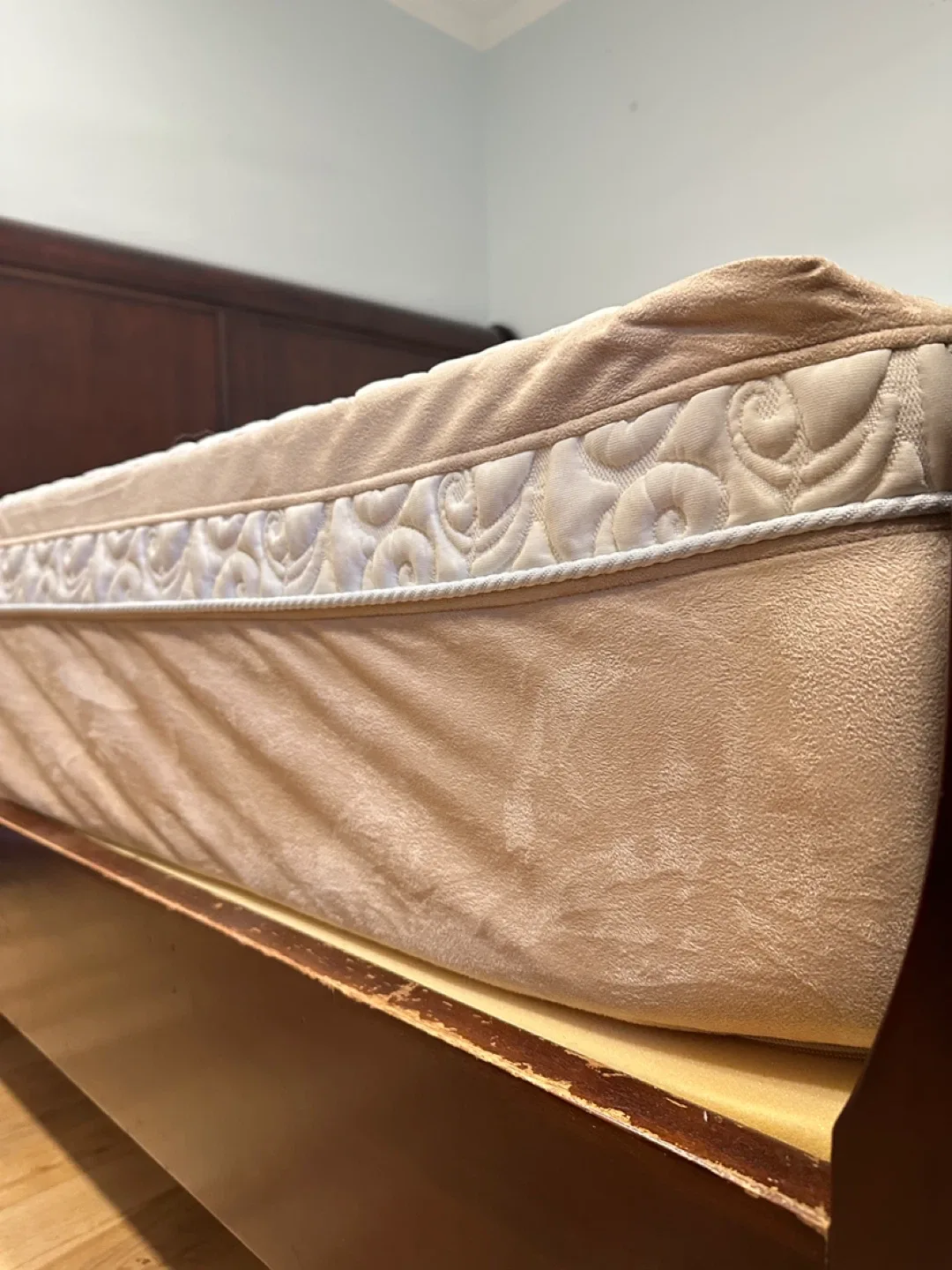 Tempur-Pedic Rhapsody Breeze King Size Mattress (CAN DELIVER) image indicator(3)