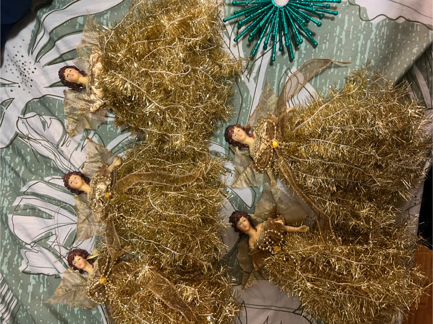 5 Angel Christmas Ornaments - Gold
