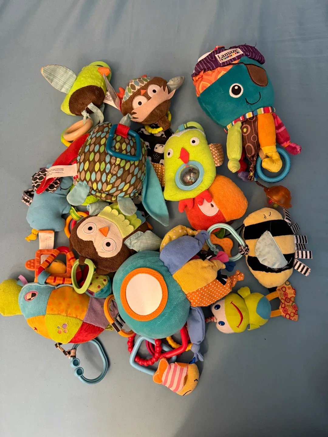 Mixed Baby Clothes & Toys image indicator(3)