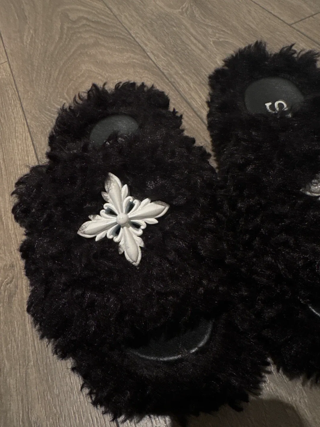 SMFK Black Furry Slides image indicator(3)