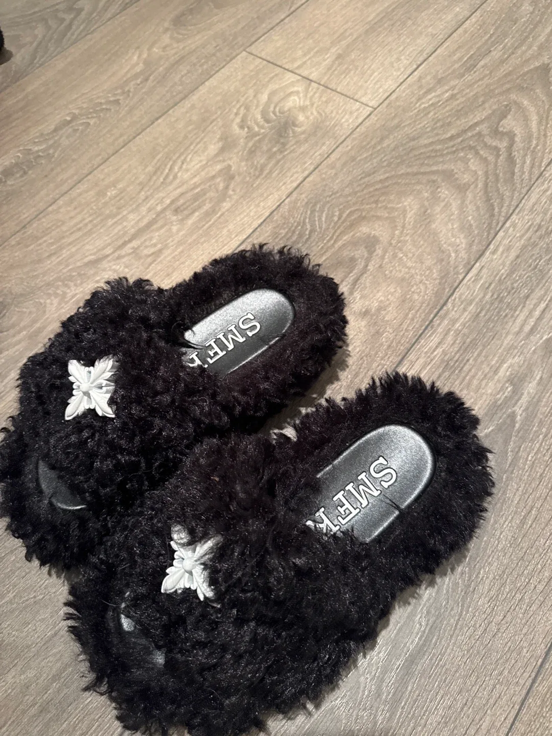 SMFK Black Furry Slides image indicator(2)