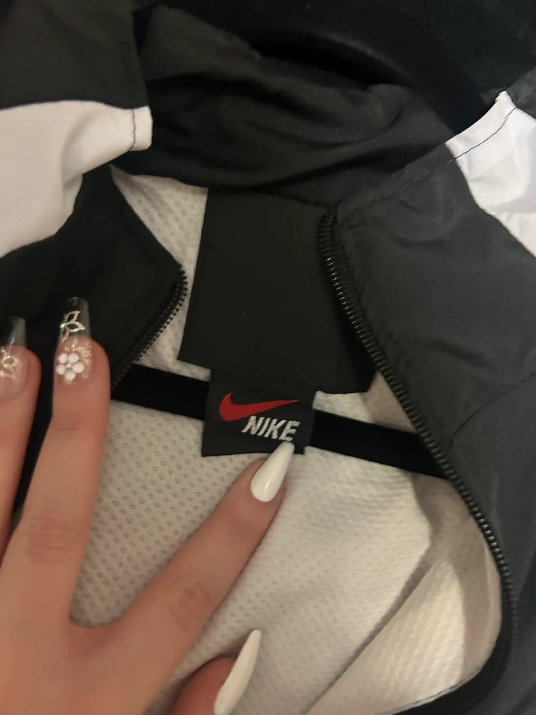 Nike Black & White Windbreaker Jacket image indicator(4)