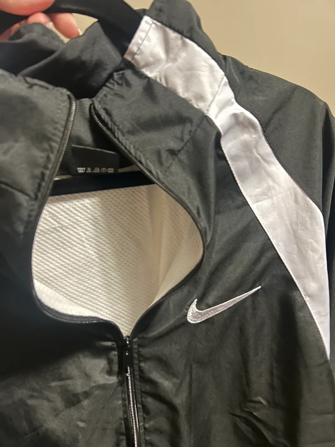 Nike Black & White Windbreaker Jacket image indicator(3)