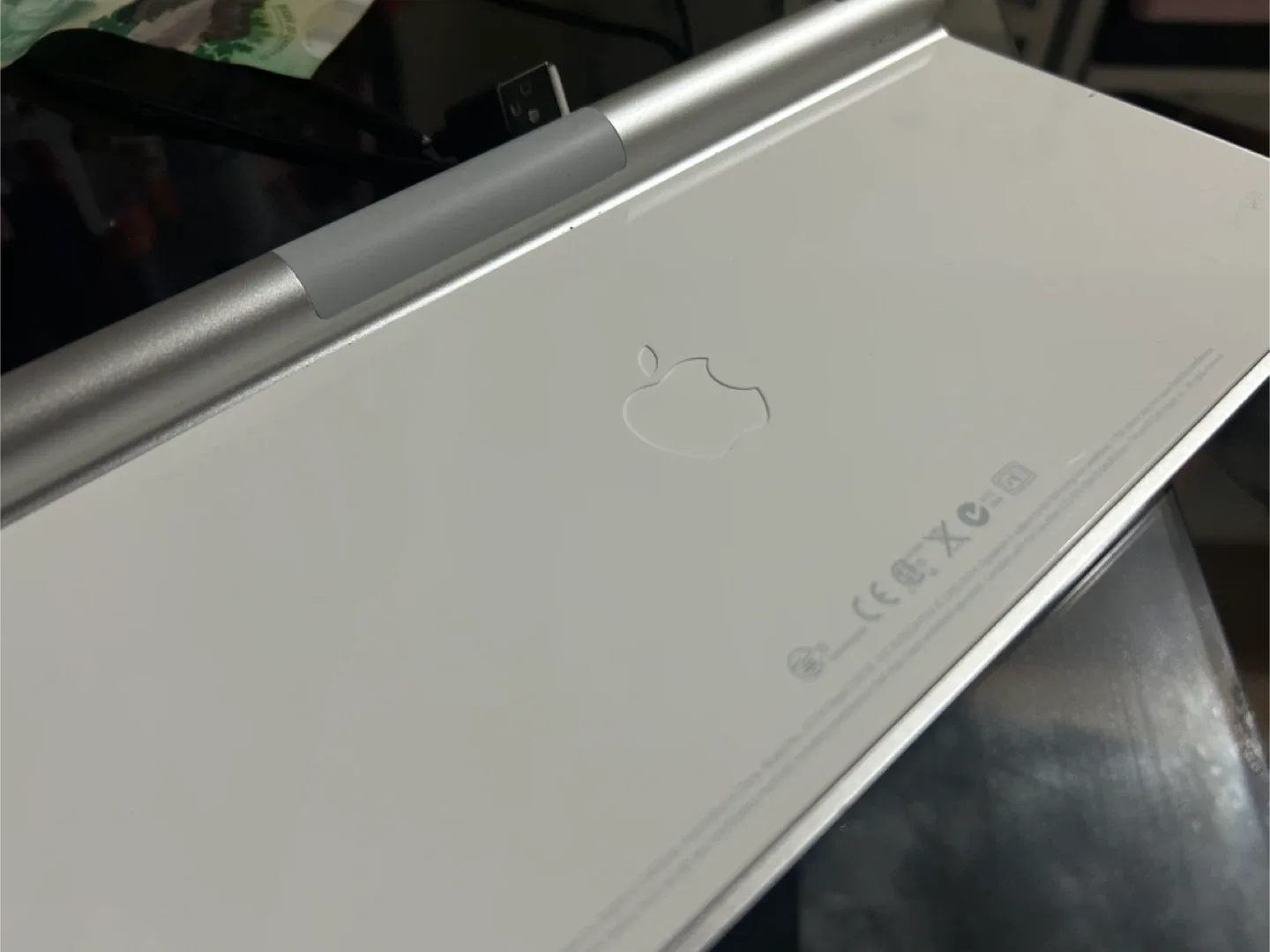 Apple Wireless Keyboard - Silver image indicator(2)