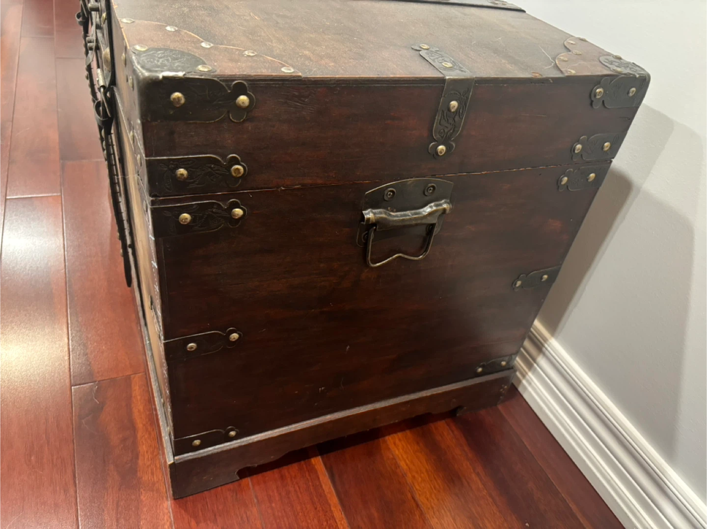 Decorative Wooden Storage Trunk - photo 3