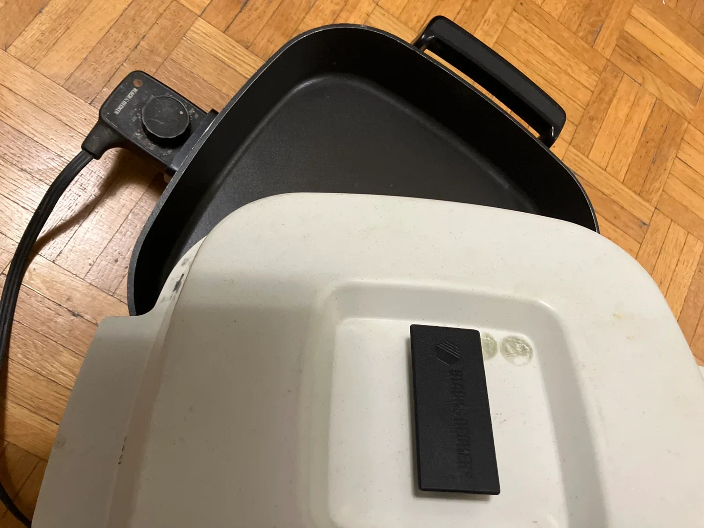 Black & Decker Electric Skillet image indicator(2)